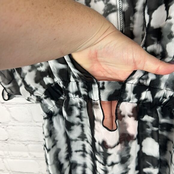 Miken Swim Black and white stir Dye Coverup Size Large - Picture 3 of 7